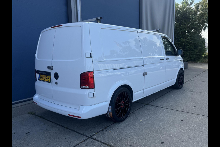 Volkswagen Transporter 2.0 TDI L2H1 30 Comfortline AIRCO / CRUISE CONTROLE / NAVI / CARPLAY / VERLAAGD