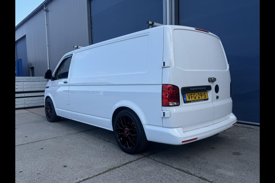 Volkswagen Transporter 2.0 TDI L2H1 30 Comfortline AIRCO / CRUISE CONTROLE / NAVI / CARPLAY / VERLAAGD