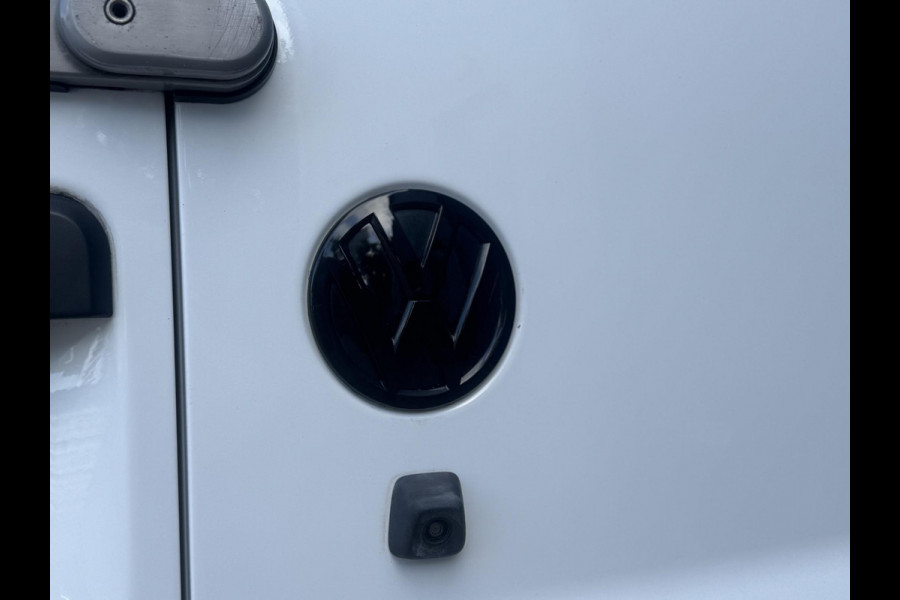 Volkswagen Transporter 2.0 TDI L2H1 30 Comfortline AIRCO / CRUISE CONTROLE / NAVI / CARPLAY / VERLAAGD