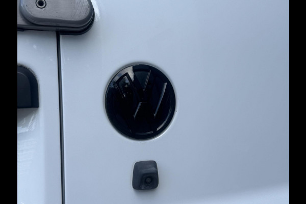Volkswagen Transporter 2.0 TDI L2H1 30 Comfortline AIRCO / CRUISE CONTROLE / NAVI / CARPLAY / VERLAAGD
