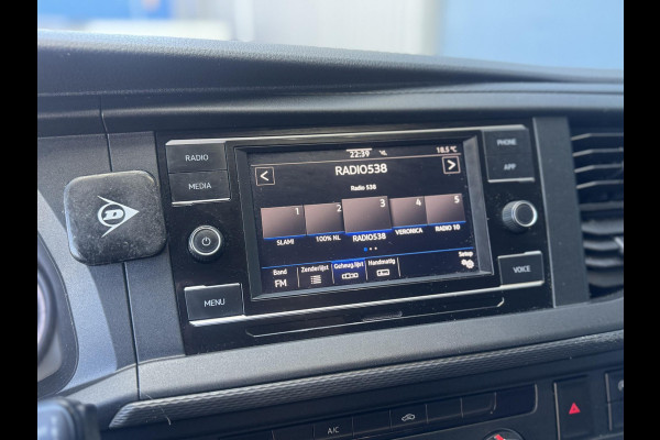 Volkswagen Transporter 2.0 TDI L2H1 30 Comfortline AIRCO / CRUISE CONTROLE / NAVI / CARPLAY / VERLAAGD