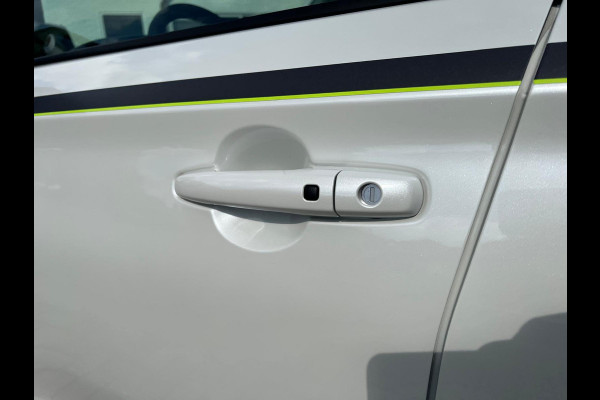 Suzuki Swift 1.2 Style Smart Hybrid Automaat Parelmoer wit!