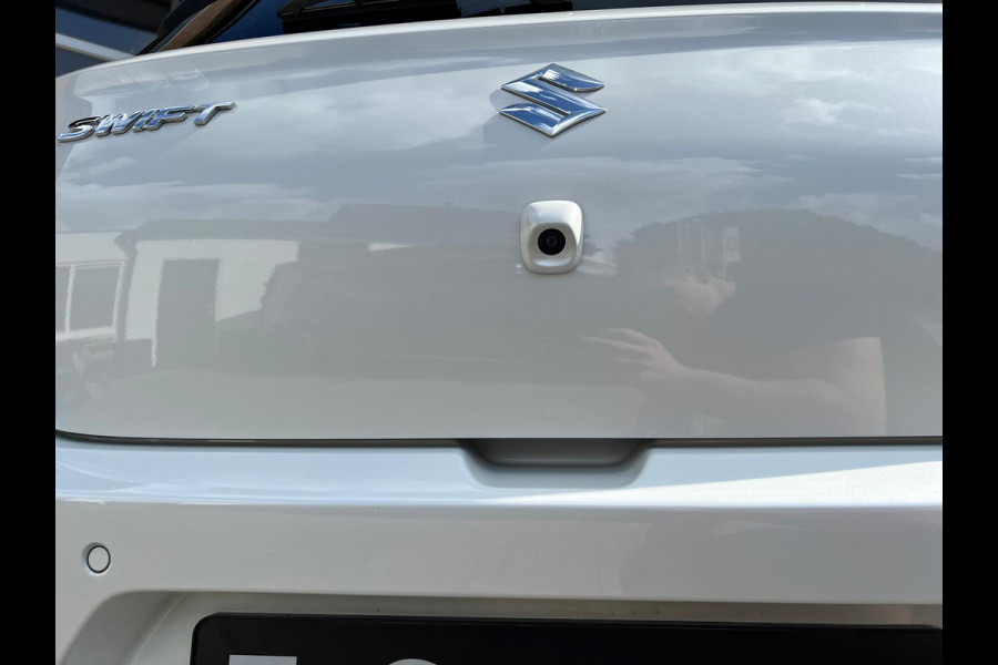 Suzuki Swift 1.2 Style Smart Hybrid Automaat Parelmoer wit!