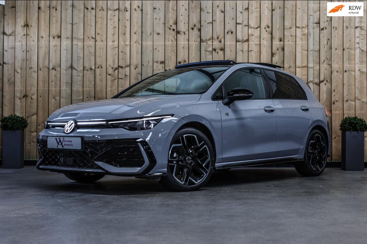 Volkswagen Golf 1.5 TSI R-Line *Pano*H/ K*Camera*Head- Up*Trekhaak*IQ Led* Volkswagen Golf 1.5 TSI R-Line *Pano*H/ K*Camera*Head- Up*Trekhaak*IQ Led*