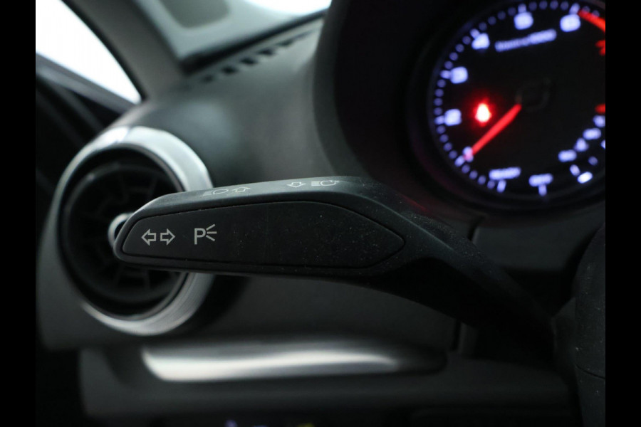Audi A3 Sportback 1.0 TFSI Sport Lease Edition | Sportstoelen | PDC | NAV | LM 17''