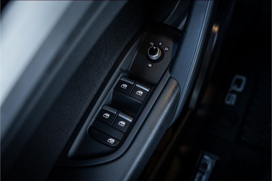 Audi Q5 Sportback 55 TFSI e S edition - ACC | Elek. Stoelen | Keyless