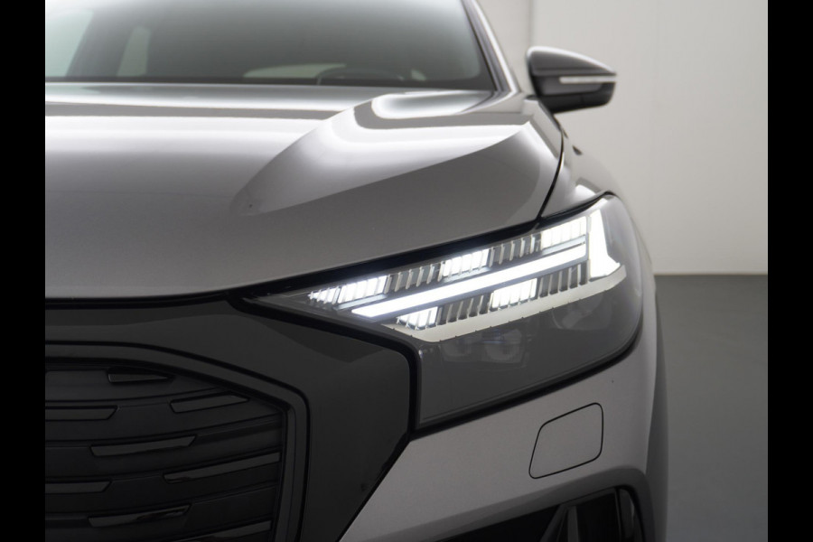 Audi Q4 e-tron 50 quattro S edition 77 kWh ELEKTRISCH PANORAMADAK | HEAD-UP DISPLAY | ADAPTIEVE CRUISE CONTROL | CAMERA | ELEKTRISCHE TREKHAAK | RIJKLAAR MET 12 MAANDEN BOVAG GARANTIE!