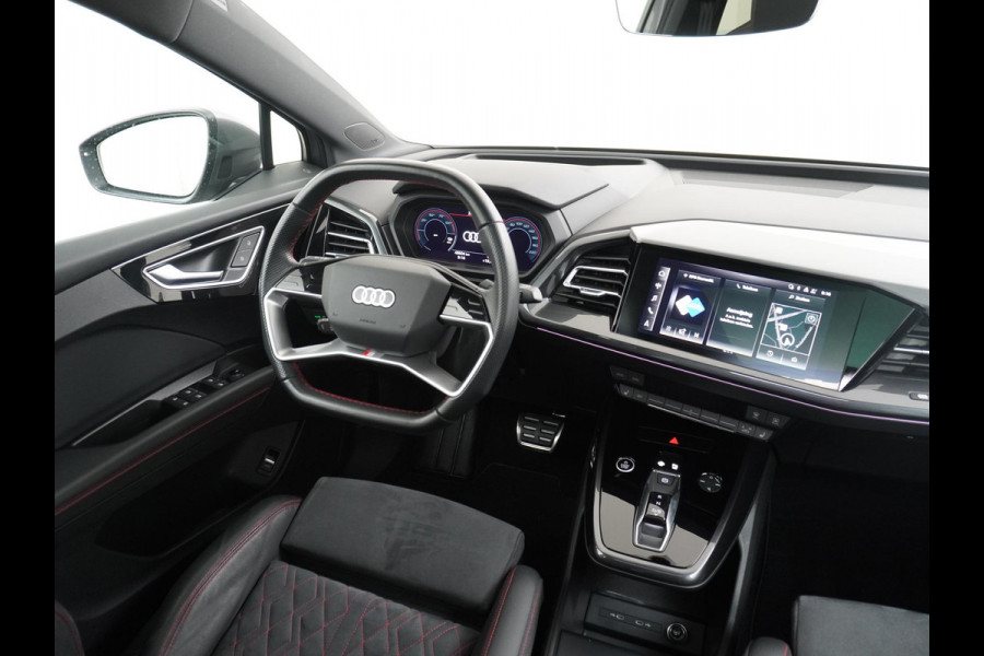 Audi Q4 e-tron 50 quattro S edition 77 kWh ELEKTRISCH PANORAMADAK | HEAD-UP DISPLAY | ADAPTIEVE CRUISE CONTROL | CAMERA | ELEKTRISCHE TREKHAAK | RIJKLAAR MET 12 MAANDEN BOVAG GARANTIE!