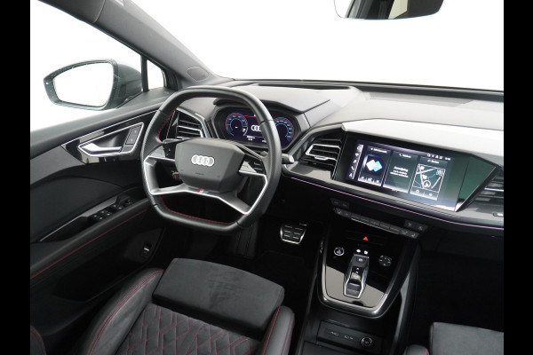 Audi Q4 e-tron 50 quattro S edition 77 kWh ELEKTRISCH PANORAMADAK | HEAD-UP DISPLAY | ADAPTIEVE CRUISE CONTROL | CAMERA | ELEKTRISCHE TREKHAAK | RIJKLAAR MET 12 MAANDEN BOVAG GARANTIE!