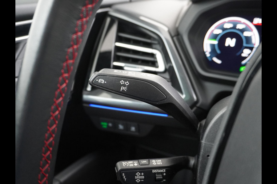 Audi Q4 e-tron 50 quattro S edition 77 kWh ELEKTRISCH PANORAMADAK | HEAD-UP DISPLAY | ADAPTIEVE CRUISE CONTROL | CAMERA | ELEKTRISCHE TREKHAAK | RIJKLAAR MET 12 MAANDEN BOVAG GARANTIE!
