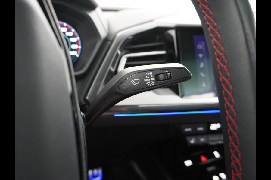 Audi Q4 e-tron 50 quattro S edition 77 kWh ELEKTRISCH PANORAMADAK | HEAD-UP DISPLAY | ADAPTIEVE CRUISE CONTROL | CAMERA | ELEKTRISCHE TREKHAAK | RIJKLAAR MET 12 MAANDEN BOVAG GARANTIE!