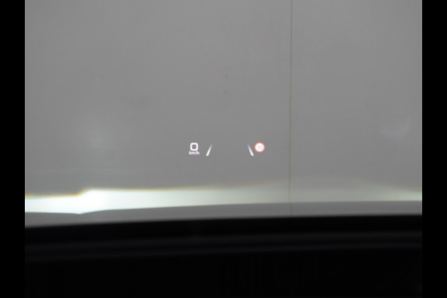 Audi Q4 e-tron 50 quattro S edition 77 kWh ELEKTRISCH PANORAMADAK | HEAD-UP DISPLAY | ADAPTIEVE CRUISE CONTROL | CAMERA | ELEKTRISCHE TREKHAAK | RIJKLAAR MET 12 MAANDEN BOVAG GARANTIE!