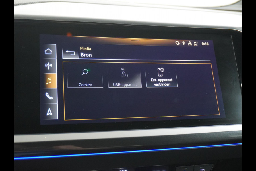 Audi Q4 e-tron 50 quattro S edition 77 kWh ELEKTRISCH PANORAMADAK | HEAD-UP DISPLAY | ADAPTIEVE CRUISE CONTROL | CAMERA | ELEKTRISCHE TREKHAAK | RIJKLAAR MET 12 MAANDEN BOVAG GARANTIE!