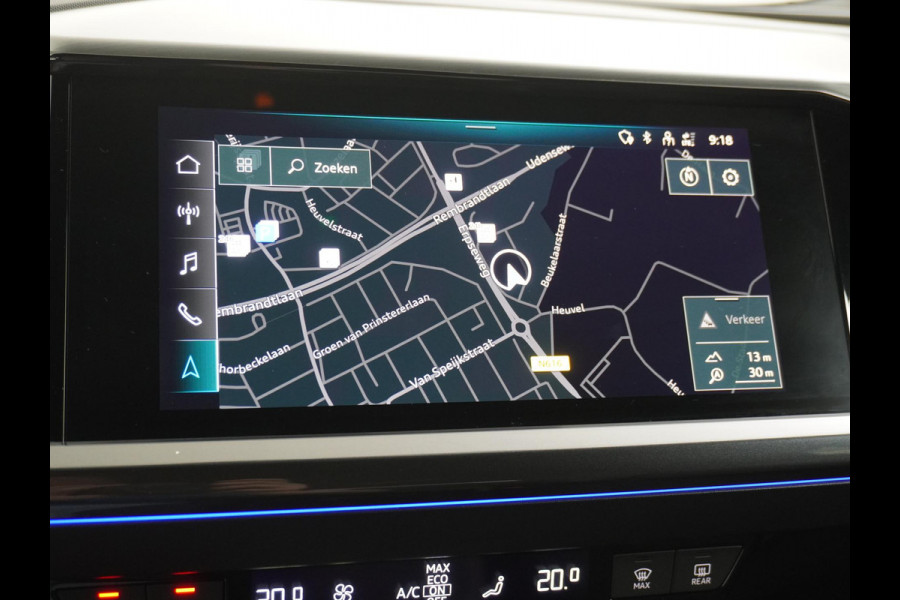 Audi Q4 e-tron 50 quattro S edition 77 kWh ELEKTRISCH PANORAMADAK | HEAD-UP DISPLAY | ADAPTIEVE CRUISE CONTROL | CAMERA | ELEKTRISCHE TREKHAAK | RIJKLAAR MET 12 MAANDEN BOVAG GARANTIE!
