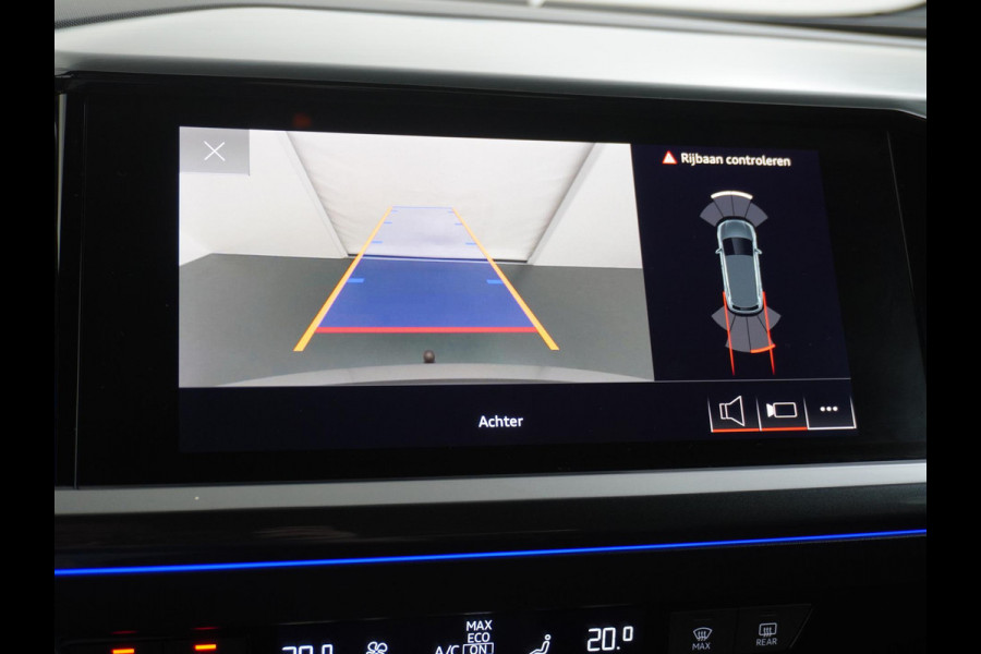 Audi Q4 e-tron 50 quattro S edition 77 kWh ELEKTRISCH PANORAMADAK | HEAD-UP DISPLAY | ADAPTIEVE CRUISE CONTROL | CAMERA | ELEKTRISCHE TREKHAAK | RIJKLAAR MET 12 MAANDEN BOVAG GARANTIE!