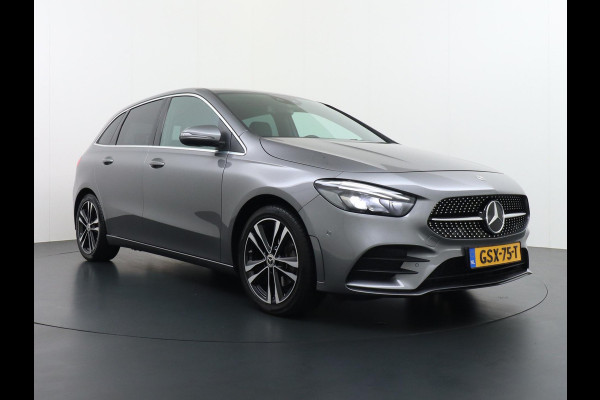 Mercedes-Benz B-Klasse 200 Business Solution AMG Leder | Elektrische Kofferbak | Ambilight Sfeerverlichting | Rijklaar geleverd met 12 maanden BOVAG-garantie