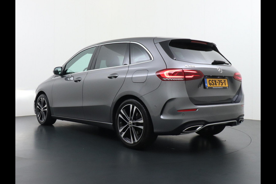 Mercedes-Benz B-Klasse 200 Business Solution AMG Leder | Elektrische Kofferbak | Ambilight Sfeerverlichting | Rijklaar geleverd met 12 maanden BOVAG-garantie