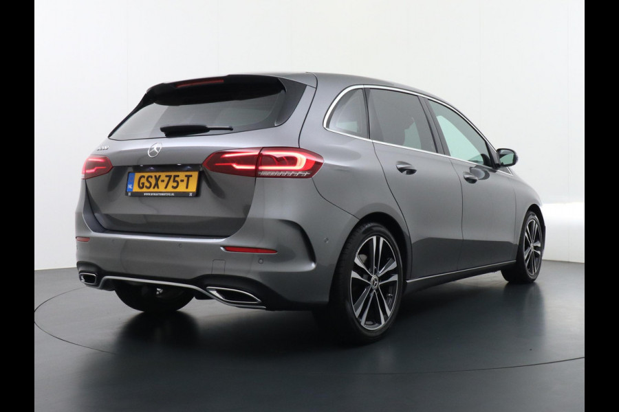 Mercedes-Benz B-Klasse 200 Business Solution AMG Leder | Elektrische Kofferbak | Ambilight Sfeerverlichting | Rijklaar geleverd met 12 maanden BOVAG-garantie
