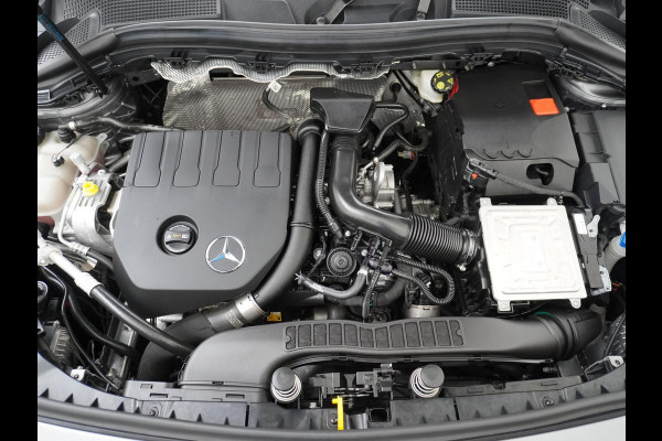 Mercedes-Benz B-Klasse 200 Business Solution AMG Leder | Elektrische Kofferbak | Ambilight Sfeerverlichting | Rijklaar geleverd met 12 maanden BOVAG-garantie