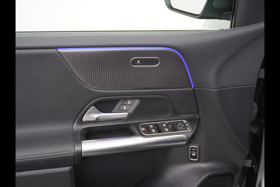 Mercedes-Benz B-Klasse 200 Business Solution AMG Leder | Elektrische Kofferbak | Ambilight Sfeerverlichting | Rijklaar geleverd met 12 maanden BOVAG-garantie