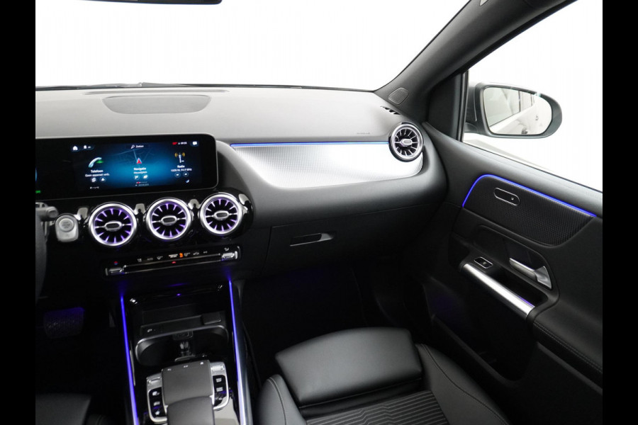 Mercedes-Benz B-Klasse 200 Business Solution AMG Leder | Elektrische Kofferbak | Ambilight Sfeerverlichting | Rijklaar geleverd met 12 maanden BOVAG-garantie