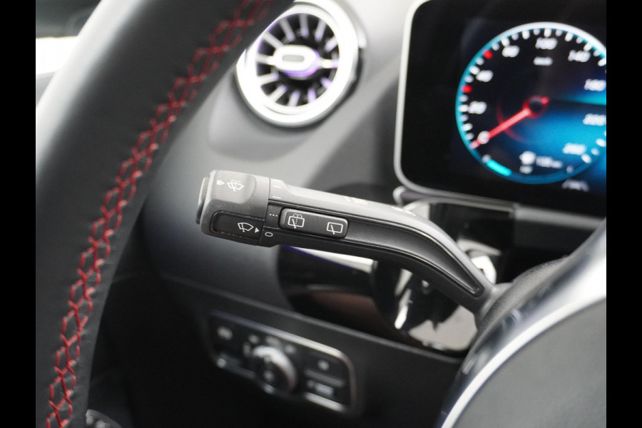 Mercedes-Benz B-Klasse 200 Business Solution AMG Leder | Elektrische Kofferbak | Ambilight Sfeerverlichting | Rijklaar geleverd met 12 maanden BOVAG-garantie