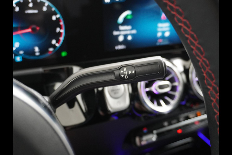 Mercedes-Benz B-Klasse 200 Business Solution AMG Leder | Elektrische Kofferbak | Ambilight Sfeerverlichting | Rijklaar geleverd met 12 maanden BOVAG-garantie