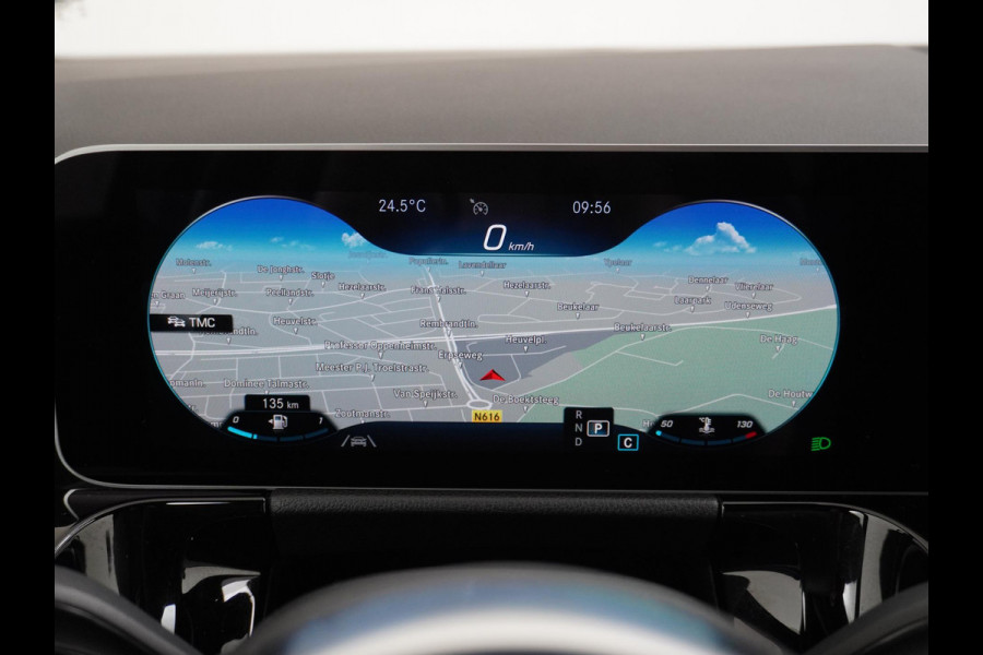 Mercedes-Benz B-Klasse 200 Business Solution AMG Leder | Elektrische Kofferbak | Ambilight Sfeerverlichting | Rijklaar geleverd met 12 maanden BOVAG-garantie