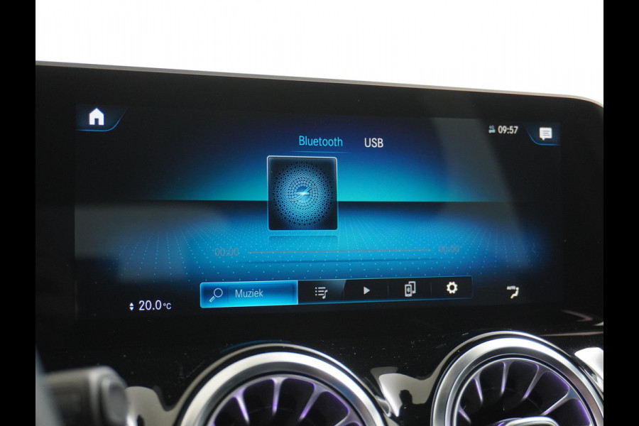 Mercedes-Benz B-Klasse 200 Business Solution AMG Leder | Elektrische Kofferbak | Ambilight Sfeerverlichting | Rijklaar geleverd met 12 maanden BOVAG-garantie