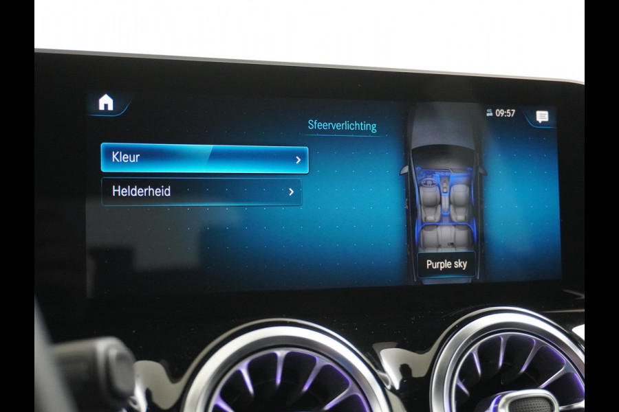 Mercedes-Benz B-Klasse 200 Business Solution AMG Leder | Elektrische Kofferbak | Ambilight Sfeerverlichting | Rijklaar geleverd met 12 maanden BOVAG-garantie