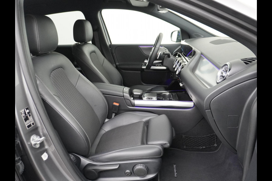 Mercedes-Benz B-Klasse 200 Business Solution AMG Leder | Elektrische Kofferbak | Ambilight Sfeerverlichting | Rijklaar geleverd met 12 maanden BOVAG-garantie