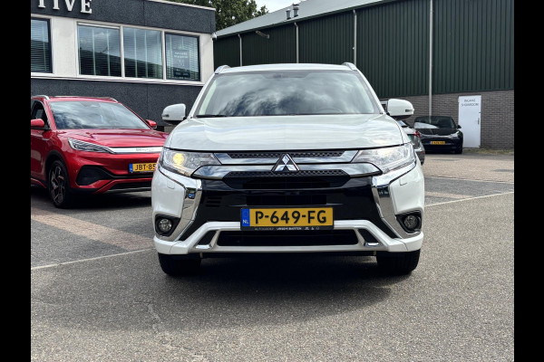 Mitsubishi Outlander 2.4 PHEV Intense+ PLUG-IN HYBRIDE | DEALER ONDERHOUDEN | AFNEEMBARE TREKHAAK | RIJKLAAR MET 12 MAANDEN BOVAG GARANTIE!