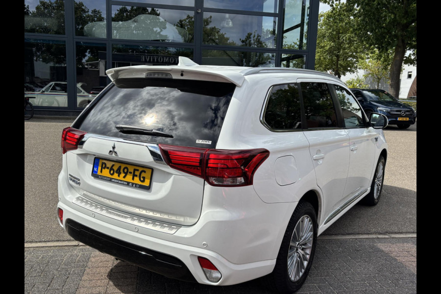 Mitsubishi Outlander 2.4 PHEV Intense+ PLUG-IN HYBRIDE | DEALER ONDERHOUDEN | AFNEEMBARE TREKHAAK | RIJKLAAR MET 12 MAANDEN BOVAG GARANTIE!