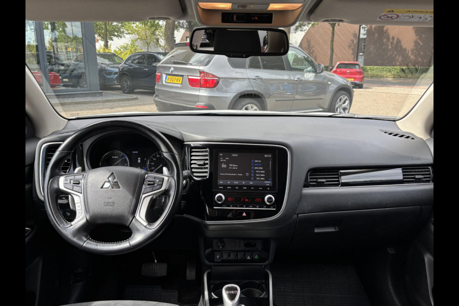Mitsubishi Outlander 2.4 PHEV Intense+ PLUG-IN HYBRIDE | DEALER ONDERHOUDEN | AFNEEMBARE TREKHAAK | RIJKLAAR MET 12 MAANDEN BOVAG GARANTIE!