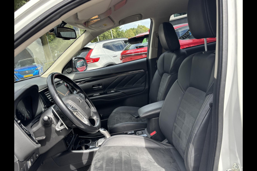 Mitsubishi Outlander 2.4 PHEV Intense+ PLUG-IN HYBRIDE | DEALER ONDERHOUDEN | AFNEEMBARE TREKHAAK | RIJKLAAR MET 12 MAANDEN BOVAG GARANTIE!