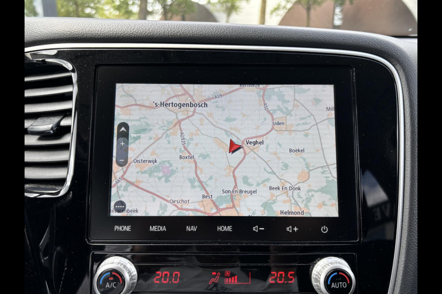 Mitsubishi Outlander 2.4 PHEV Intense+ PLUG-IN HYBRIDE | DEALER ONDERHOUDEN | AFNEEMBARE TREKHAAK | RIJKLAAR MET 12 MAANDEN BOVAG GARANTIE!