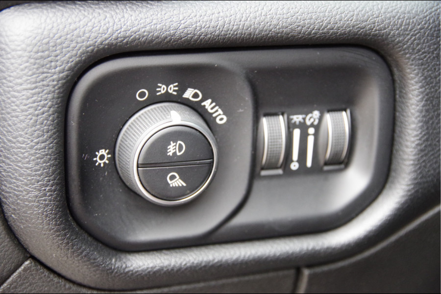 Dodge Ram 1500 5.7 V8 4x4 Crew Cab 5'7 REBEL TRX, LUCHTVERING, PANODAK, ELEKTR. STOEL, TREKHAAK, CAMERA, STOEL/STUUR VERWARMING, NAVI, CRU