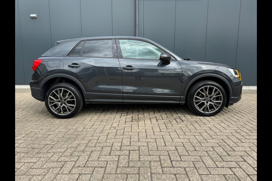 Audi Q2 35 TFSI * Navigatie * Parkeersensoren * 18 inch velgen *