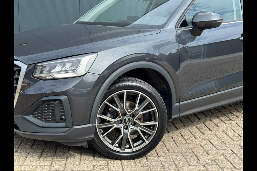Audi Q2 35 TFSI * Navigatie * Parkeersensoren * 18 inch velgen *