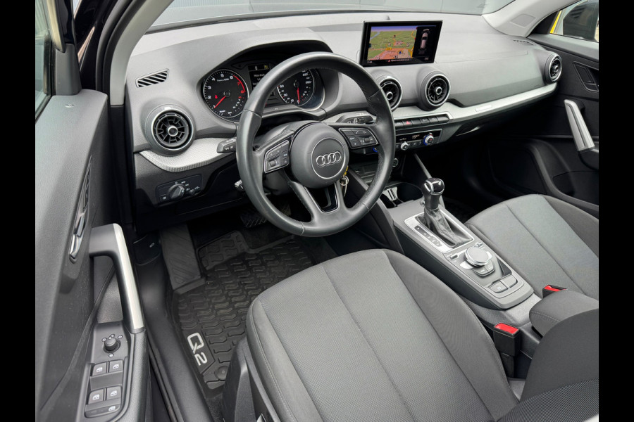 Audi Q2 35 TFSI * Navigatie * Parkeersensoren * 18 inch velgen *