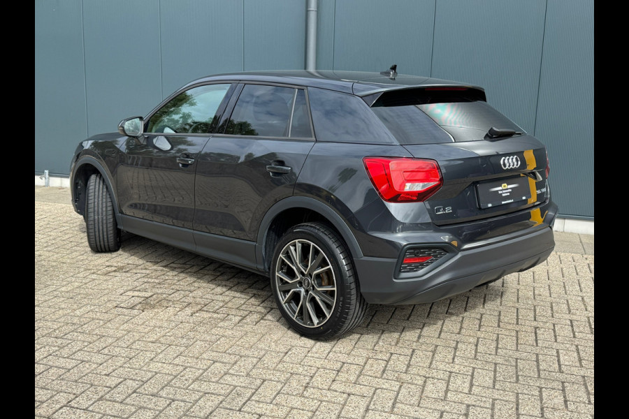 Audi Q2 35 TFSI * Navigatie * Parkeersensoren * 18 inch velgen *