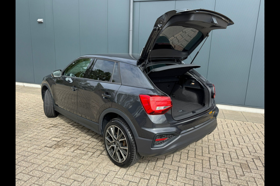 Audi Q2 35 TFSI * Navigatie * Parkeersensoren * 18 inch velgen *