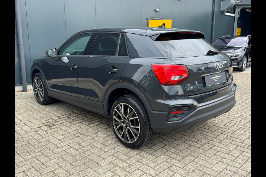 Audi Q2 35 TFSI * Navigatie * Parkeersensoren * 18 inch velgen *