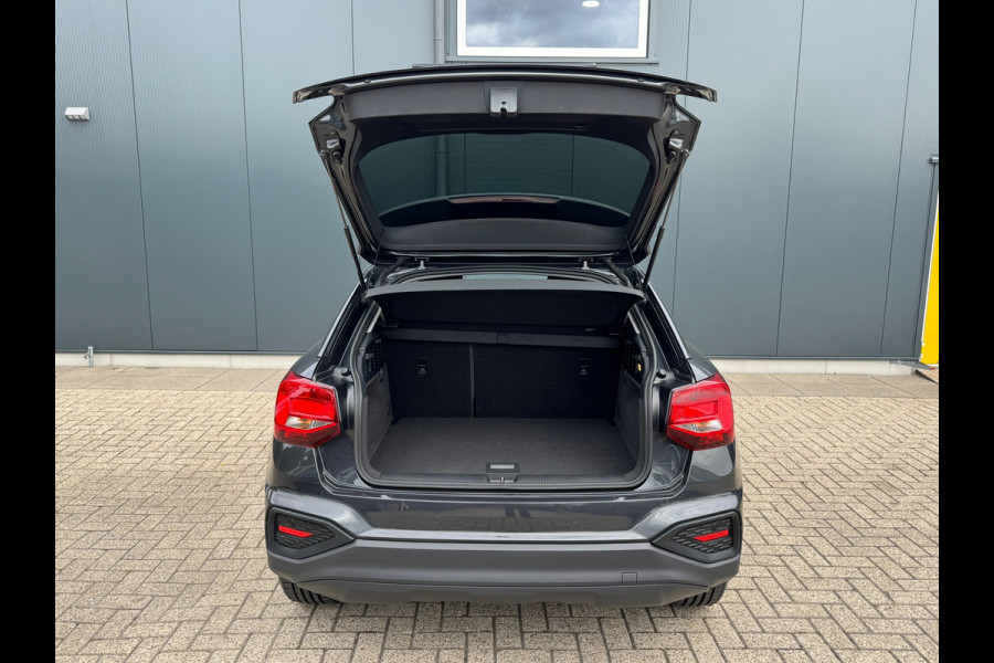 Audi Q2 35 TFSI * Navigatie * Parkeersensoren * 18 inch velgen *
