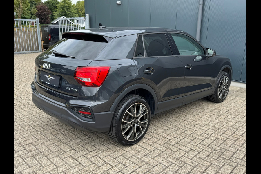 Audi Q2 35 TFSI * Navigatie * Parkeersensoren * 18 inch velgen *