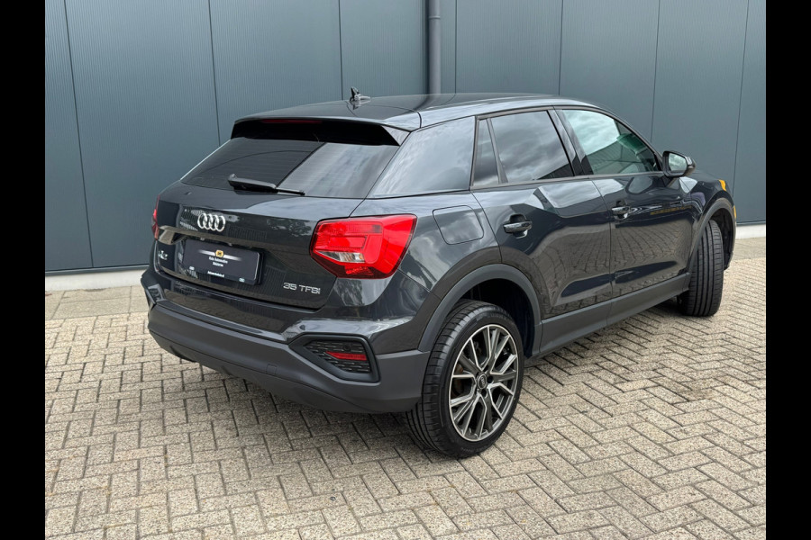 Audi Q2 35 TFSI * Navigatie * Parkeersensoren * 18 inch velgen *