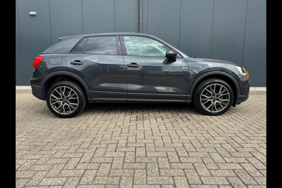 Audi Q2 35 TFSI * Navigatie * Parkeersensoren * 18 inch velgen *