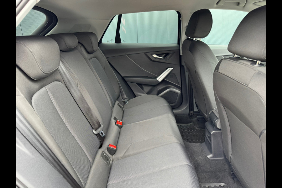 Audi Q2 35 TFSI * Navigatie * Parkeersensoren * 18 inch velgen *