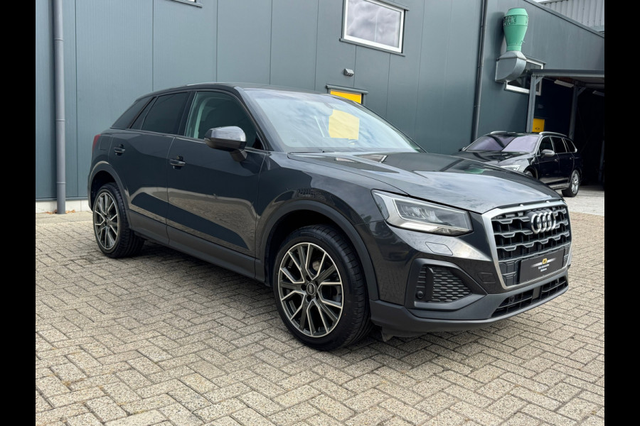 Audi Q2 35 TFSI * Navigatie * Parkeersensoren * 18 inch velgen *