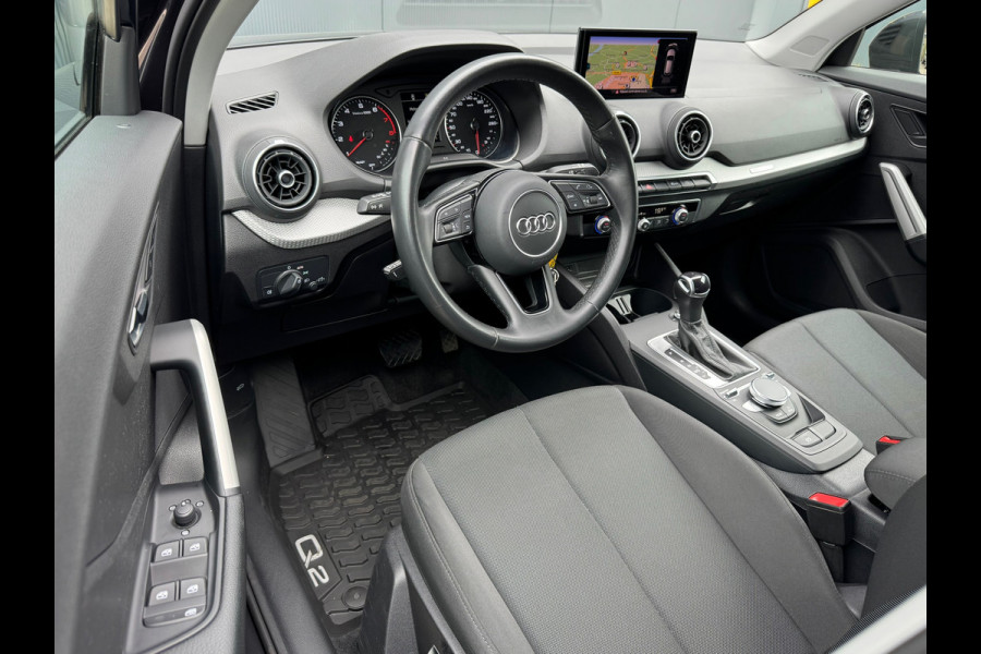 Audi Q2 35 TFSI * Navigatie * Parkeersensoren * 18 inch velgen *